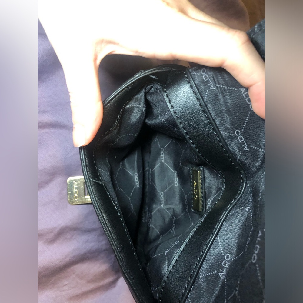 BNWOT Aldo Elegant Black Crossbody With Gold Accent Hardware - Picture 10 of 16